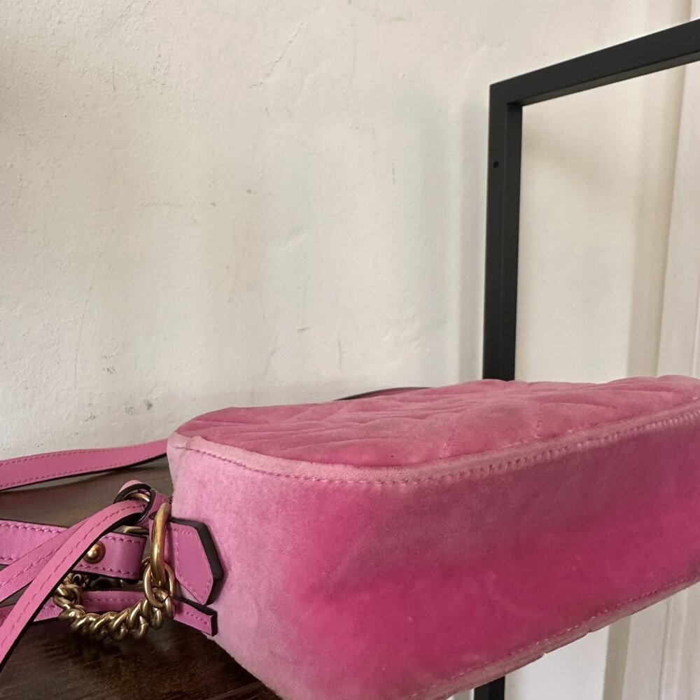 Authentic Gucci Marmont Pink Velvet Crossbody Bag - Picture 5 of 7